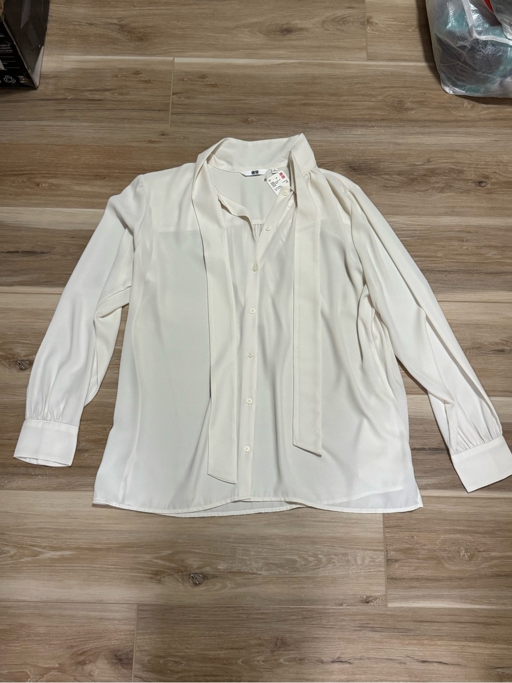 NWT Uniqlo GEORGETTE BOW TIE LONG SLEEVE BLOUSE